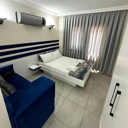 Enjoy Hotel *