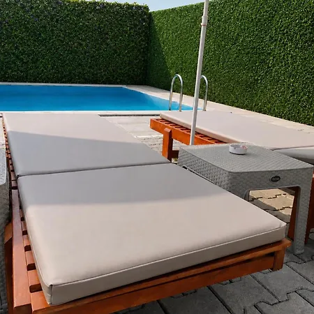Bed & Breakfast Enjoy Otel 2*